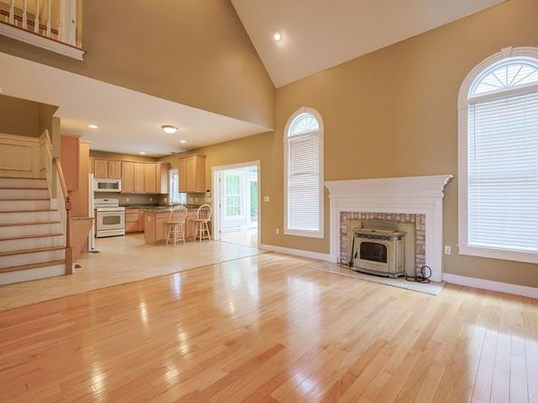 9 Hillside Avenue, Milford MA 01757