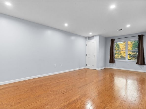 30 Franklin St 105, Malden MA 02148
