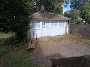 33 Carlisle St, Worcester MA 01602