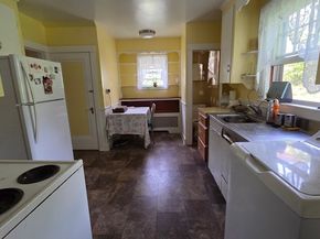 33 Carlisle St, Worcester MA 01602