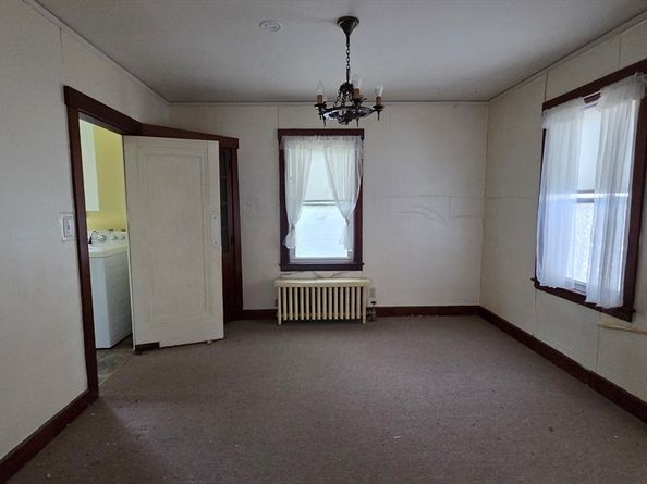 33 Carlisle St, Worcester MA 01602