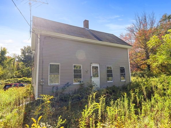1212 Southbridge Rd, Warren MA 01083