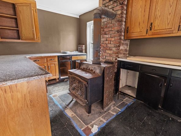 1212 Southbridge Rd, Warren MA 01083