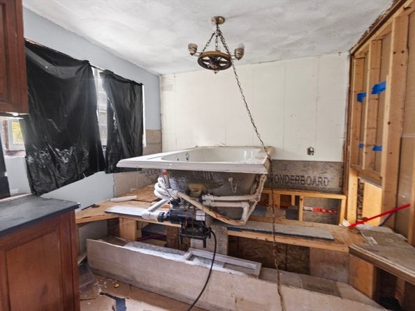1212 Southbridge Rd, Warren MA 01083