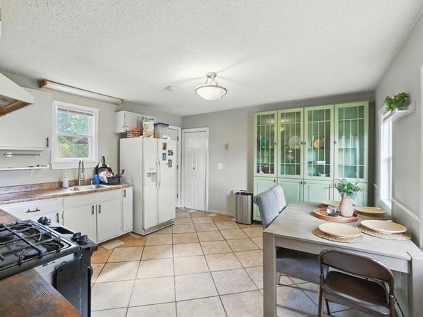 25 Union St, Leominster MA 01453