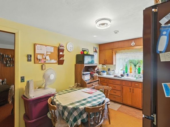 25 Union St, Leominster MA 01453