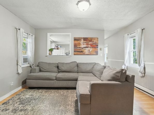 25 Union St, Leominster MA 01453