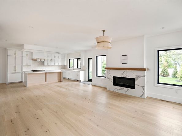 228 Auburn St B, Newton MA 02466