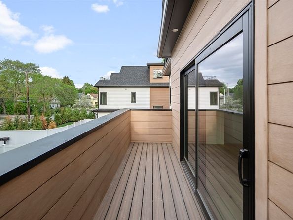 228 Auburn St B, Newton MA 02466