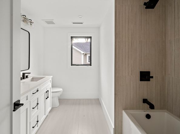 228 Auburn St B, Newton MA 02466