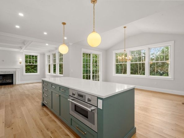 19 Northgate Road, Wellesley MA 02481