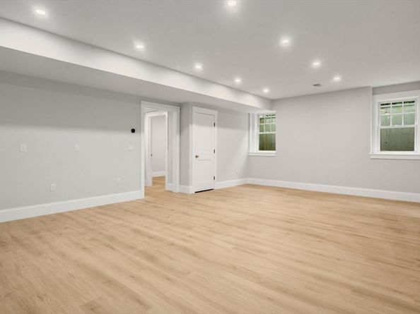 19 Northgate Road, Wellesley MA 02481