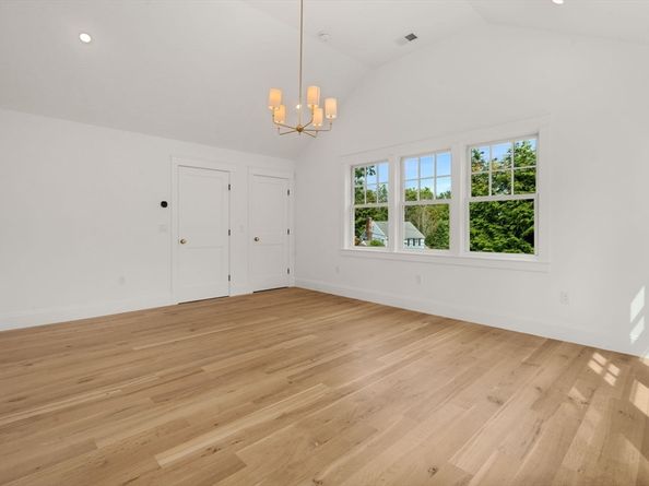 19 Northgate Road, Wellesley MA 02481