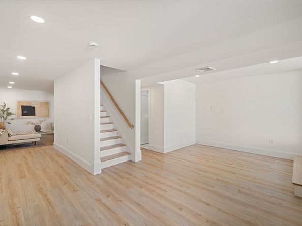 3 Frank St, Woburn MA 01801