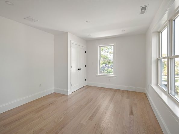 3 Frank St, Woburn MA 01801