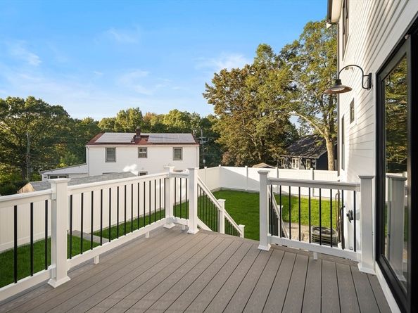 3 Frank St, Woburn MA 01801