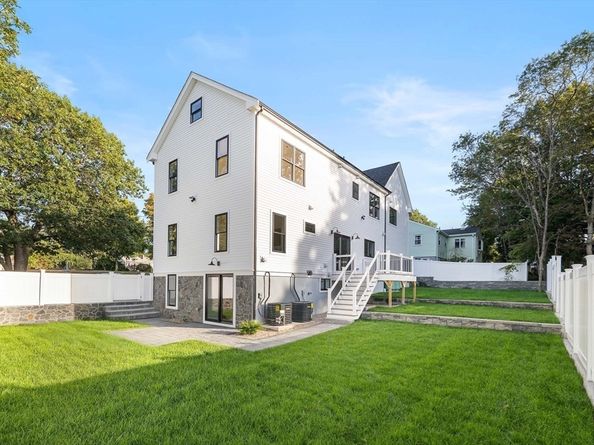 3 Frank St, Woburn MA 01801