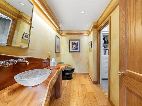 28-32 Atlantic Ave 436, Boston MA 02110