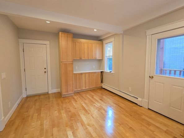 8-10 Chatham St 4, Cambridge MA 02139