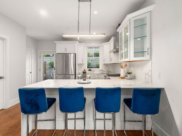 577 Baker Street 577, Boston MA 02132