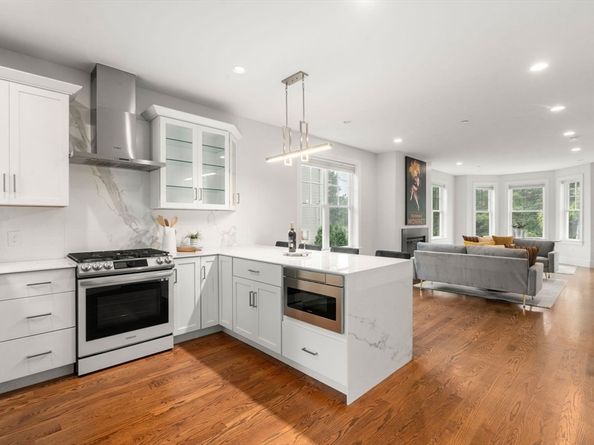 577 Baker Street 577, Boston MA 02132