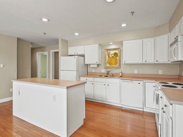 83 Hillside Village Drive 83, West Boylston MA 01583
