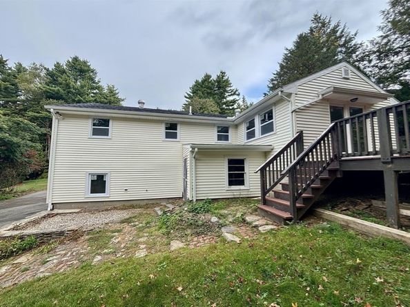 8 Blueberry Lane, Sturbridge MA 01566