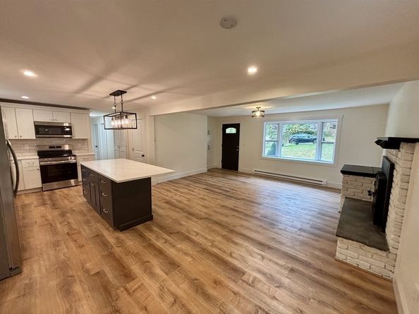 8 Blueberry Lane, Sturbridge MA 01566