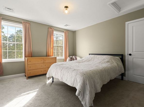 17 Pond Edge Trl, Wareham MA 02571