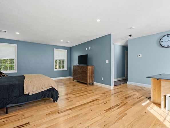 17 Pond Edge Trl, Wareham MA 02571