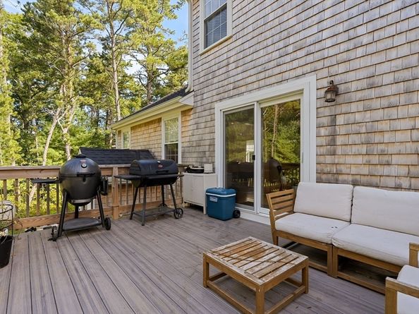 17 Pond Edge Trl, Wareham MA 02571