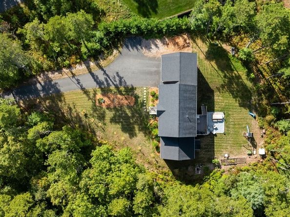 17 Pond Edge Trl, Wareham MA 02571