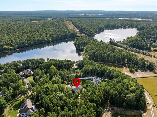 17 Pond Edge Trl, Wareham MA 02571