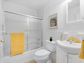 13 Chapel Hill Dr 5, Plymouth MA 02360