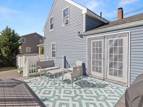 214 Lynn St, Peabody MA 01960