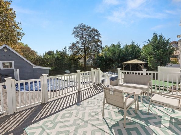 214 Lynn St, Peabody MA 01960
