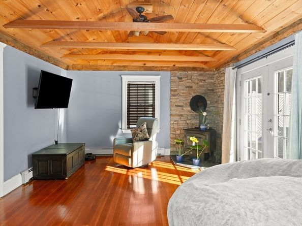 214 Lynn St, Peabody MA 01960
