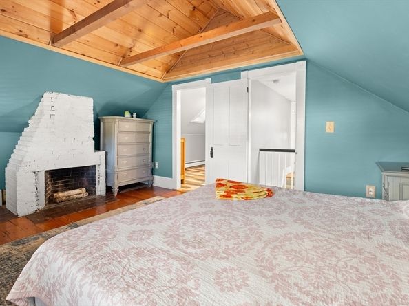 214 Lynn St, Peabody MA 01960
