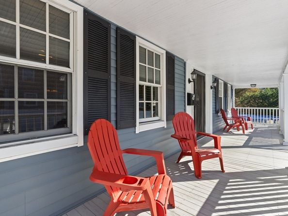 214 Lynn St, Peabody MA 01960