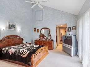 102 Captain Eames Cir 102, Ashland MA 01721