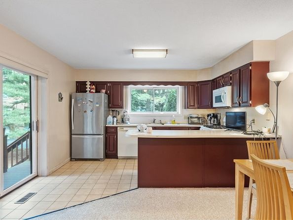 102 Captain Eames Cir 102, Ashland MA 01721