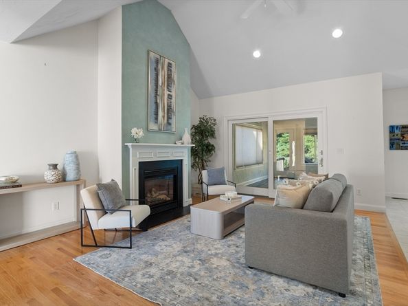 15 Stone Ridge Road 15, Westford MA 01886