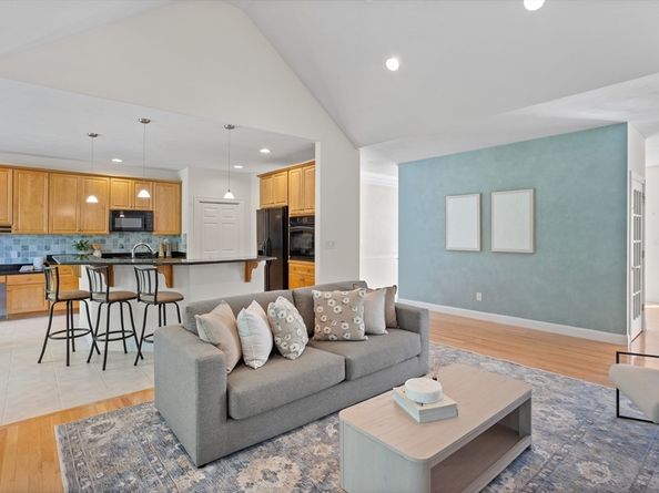 15 Stone Ridge Road 15, Westford MA 01886