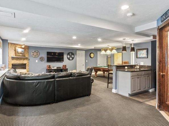 1080 North St, Walpole MA 02081