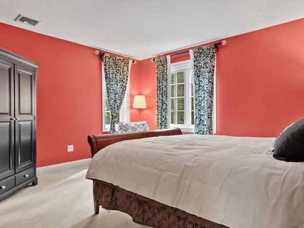 1080 North St, Walpole MA 02081