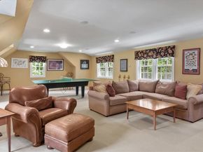 1080 North St, Walpole MA 02081