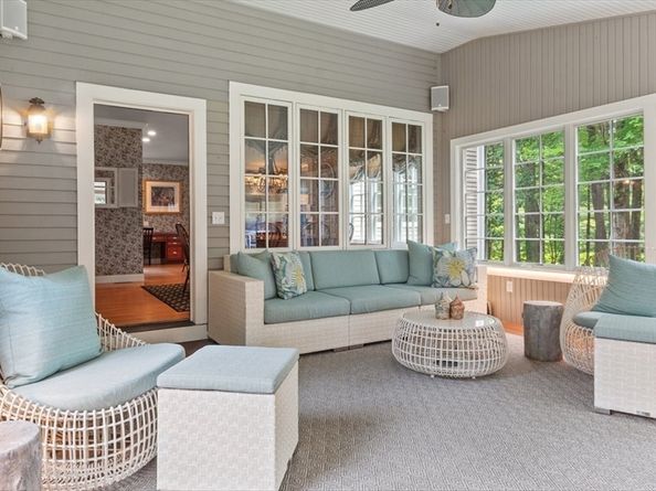 1080 North St, Walpole MA 02081