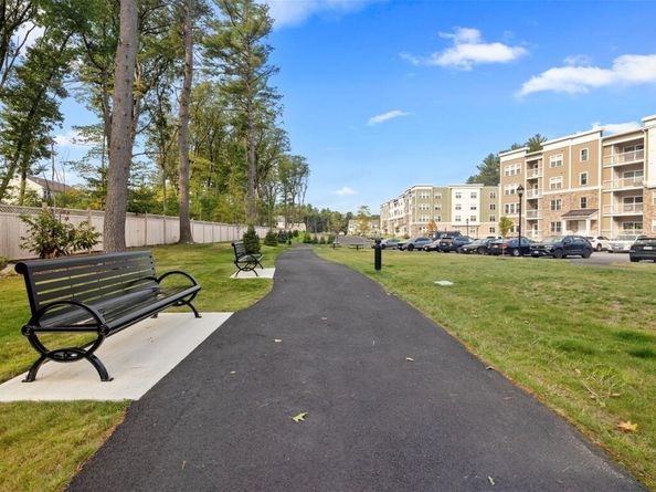 2 Winslow Lane 406, Grafton MA 01536