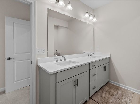 2 Winslow Lane 406, Grafton MA 01536