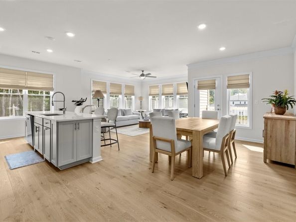 2 Winslow Lane 406, Grafton MA 01536